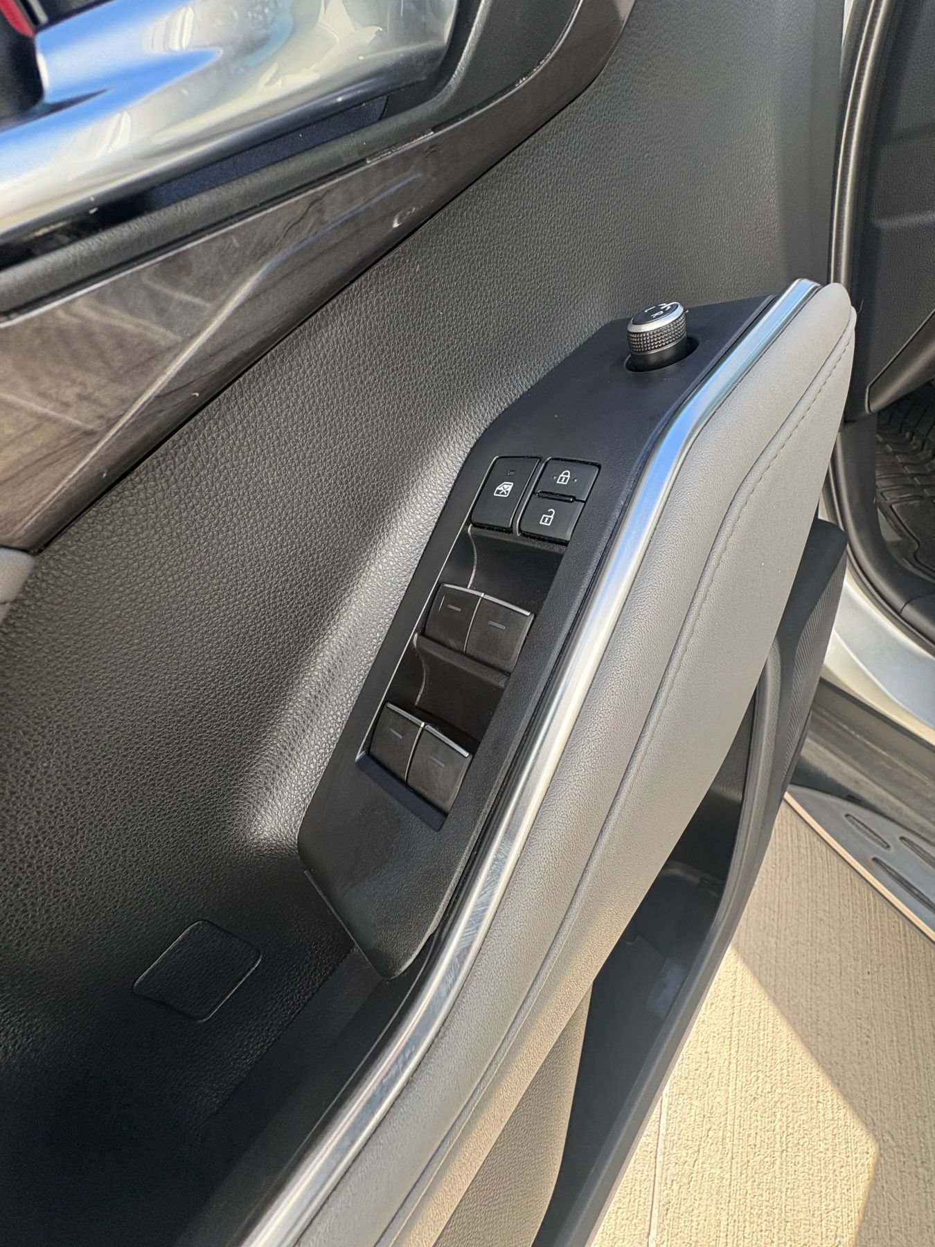 Used 2021 Toyota Highlander Platinum FWD image 26