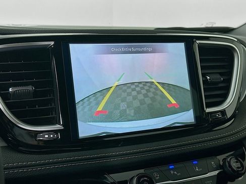 New 2026 Chrysler Pacifica Limited w/ S Appearance Package FWD image 18