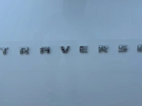 Used 2020 Chevrolet Traverse LT w/ LT Premium Package AWD/4WD image 7