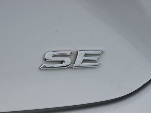 Used 2025 Toyota Camry SE FWD image 18