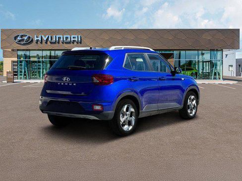 New 2025 Hyundai Venue Limited image 7