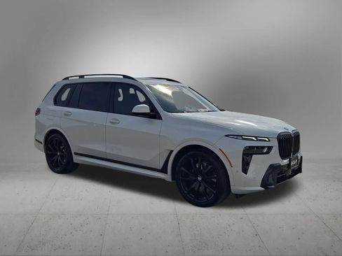 Used 2024 BMW X7 xDrive40i w/ M Sport Package AWD/4WD image 8