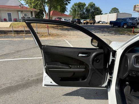 Used 2019 Dodge Charger SXT w/ Leather Interior Group RWD image 21