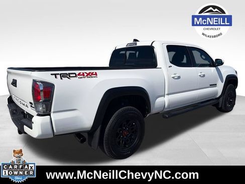 Used 2022 Toyota Tacoma TRD Off-Road w/ Technology Package AWD/4WD image 8