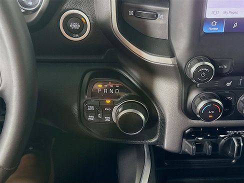 Used 2022 RAM 1500 Big Horn AWD/4WD image 10