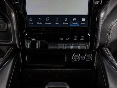 Used 2024 RAM 3500 Limited image 28