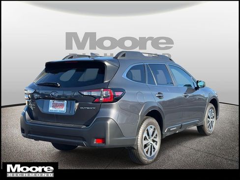 Used 2025 Subaru Outback Premium image 2