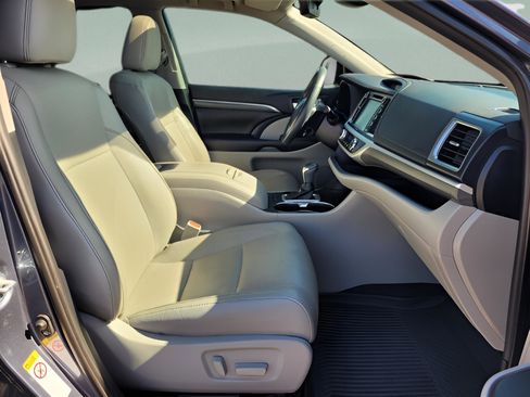 Certified 2019 Toyota Highlander Limited image 16
