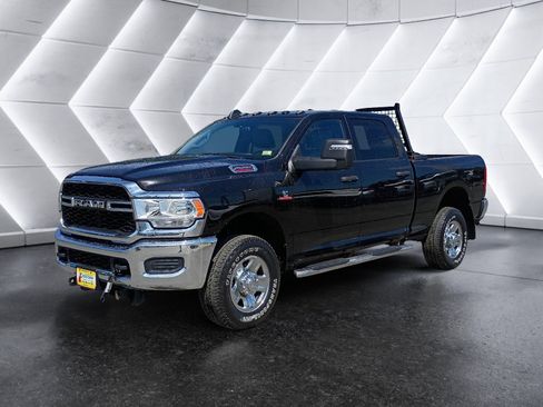 Used 2024 RAM 2500 Tradesman w/ Chrome Appearance Group AWD/4WD image 2