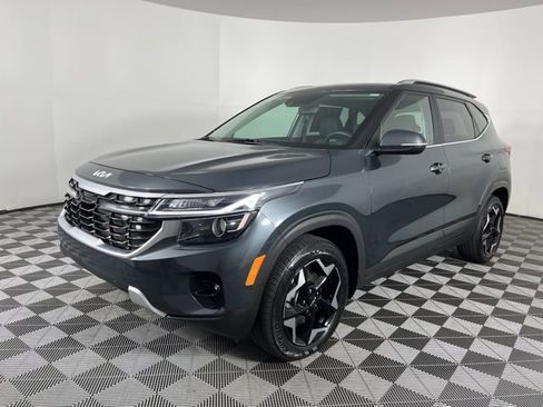 Used 2024 Kia Seltos EX AWD/4WD image 6