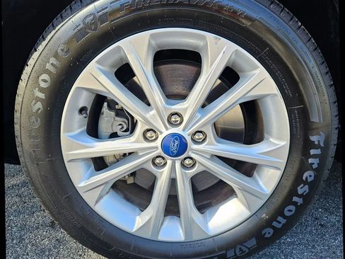 Used 2018 Ford Escape SE w/ SE Sync 3 Package AWD/4WD image 17