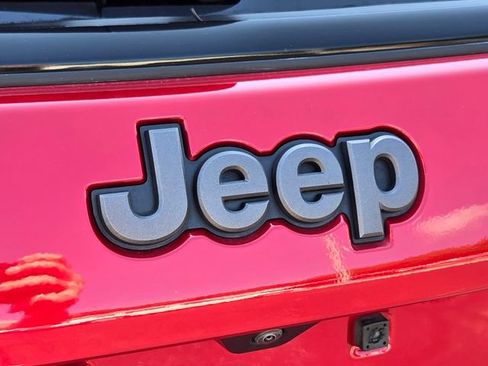 Used 2025 Jeep Compass Trailhawk AWD/4WD image 17