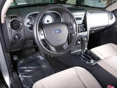 Used 2008 Ford Explorer Sport Trac XLT image 4