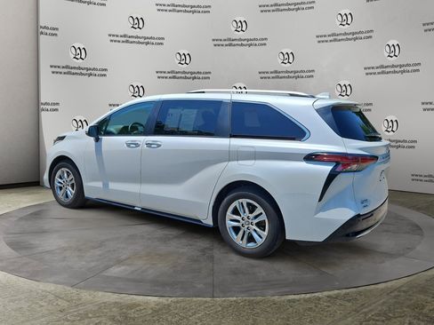 Used 2023 Toyota Sienna Limited AWD/4WD image 3