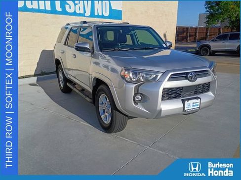 Used 2022 Toyota 4Runner SR5 Premium w/ Moonroof Package RWD image 8