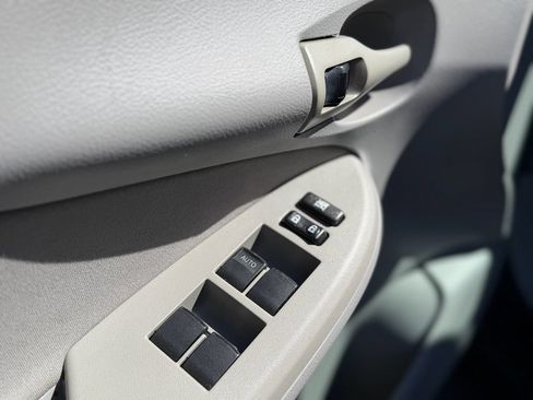 Used 2012 Toyota Corolla L FWD image 16
