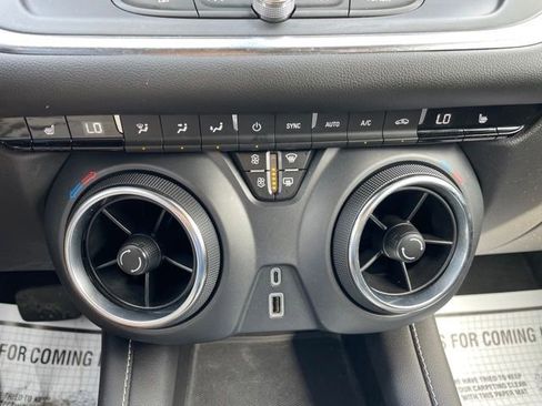 Used 2024 Chevrolet Blazer LT FWD image 23