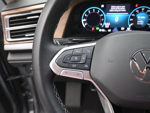Used 2025 Volkswagen Atlas SE AWD/4WD image 28
