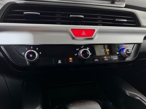 Used 2020 Kia Telluride LX AWD/4WD image 16