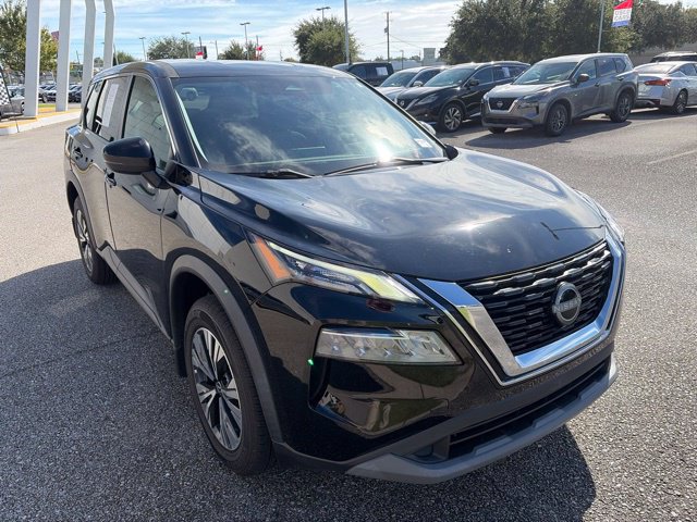 Used 2022 Nissan Rogue SV AWD/4WD image 3