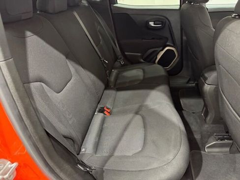 Used 2017 Jeep Renegade Latitude image 22