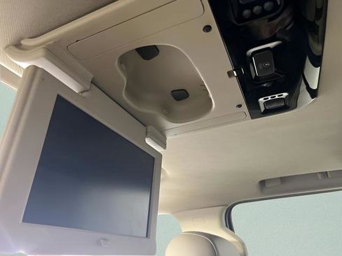 Used 2020 Chevrolet Suburban Premier w/ 6.2L Performance Package image 31