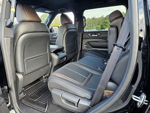 New 2026 Nissan Armada SL image 8