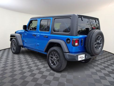 Used 2024 Jeep Wrangler Unlimited Sport AWD/4WD image 4
