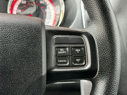 Used 2019 Dodge Grand Caravan SE w/ UConnect Hands-Free Group image 26