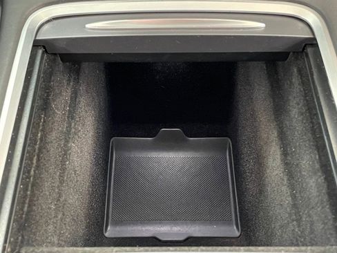 Used 2022 Tesla Model Y Long Range image 40