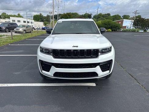New 2026 Jeep Grand Cherokee Limited AWD/4WD image 2