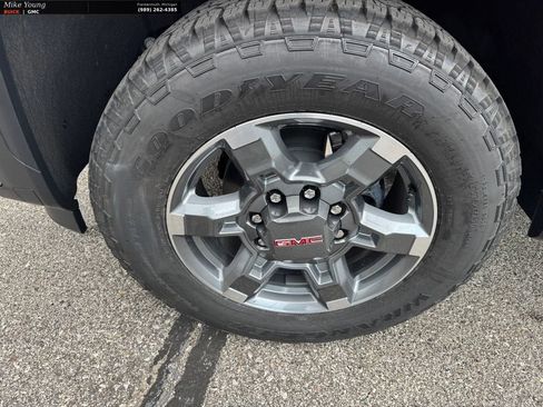 New 2026 GMC Sierra 2500 SLT AWD/4WD image 9