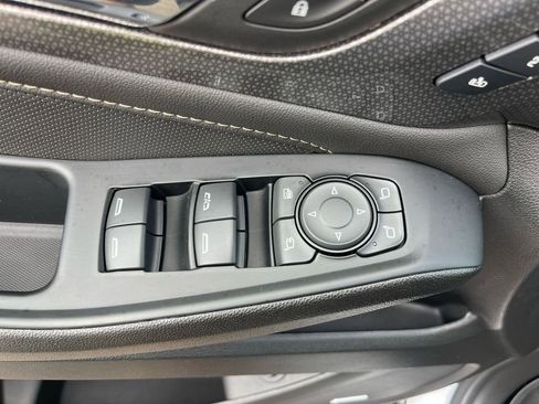 Used 2023 Chevrolet Traverse Premier w/ Redline Edition image 30