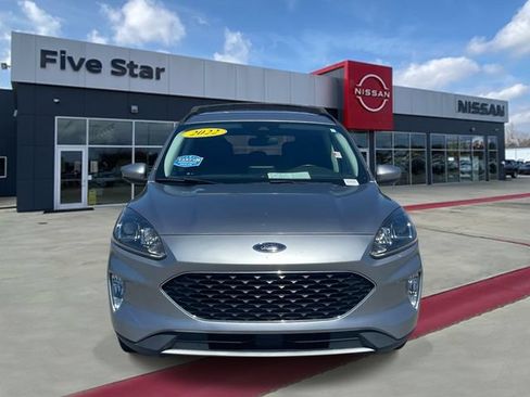 Used 2022 Ford Escape SEL w/ Technology Package FWD image 2