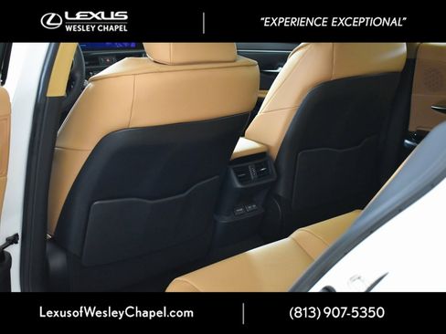 New 2025 Lexus ES 350 w/ Premium Package image 7