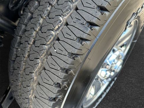 New 2024 RAM 2500 Tradesman w/ Chrome Appearance Group image 13