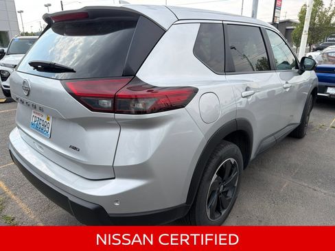 Used 2025 Nissan Rogue SV AWD/4WD image 5