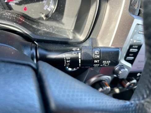 Used 2022 Toyota 4Runner SR5 AWD/4WD image 20