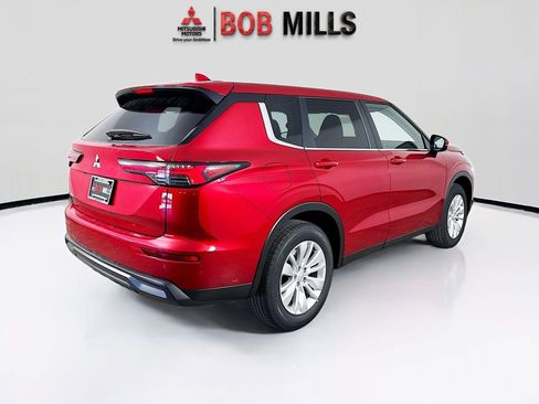 New 2025 Mitsubishi Outlander ES FWD image 7