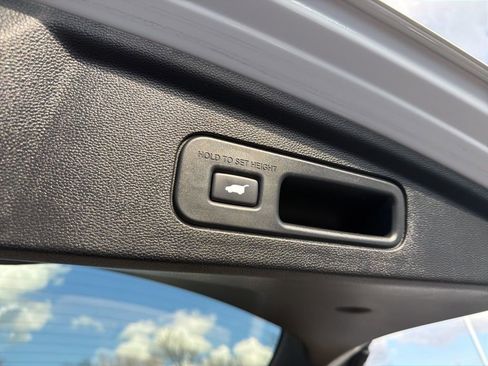 Used 2022 Acura MDX SH-AWD w/ Advance Package image 23