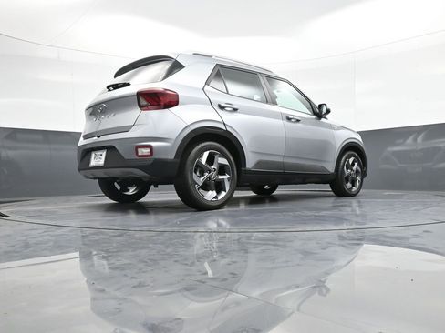 Certified 2021 Hyundai Venue SEL w/ Premium Package image 30