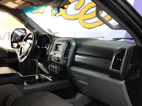 Used 2018 Ford F250 XLT w/ FX4 Off-Road Package AWD/4WD image 11