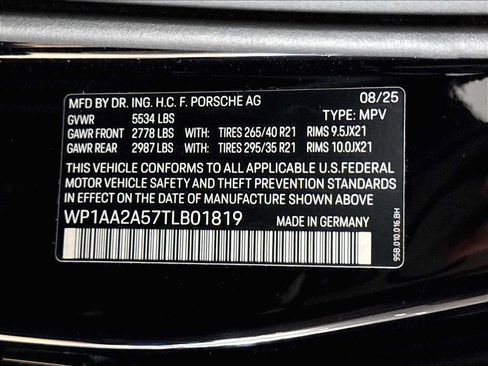 Used 2026 Porsche Macan AWD/4WD image 36