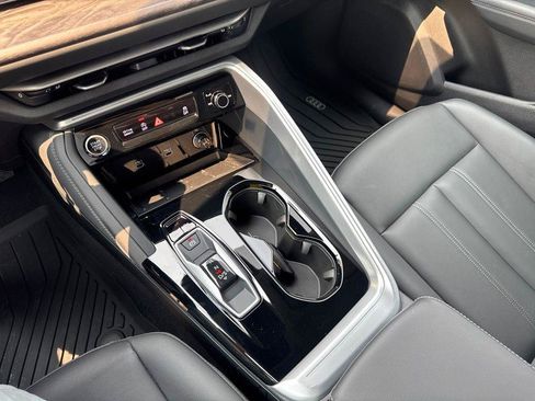 Used 2025 Audi Q5 Premium w/ Convenience Package AWD/4WD image 18