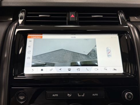 Used 2018 Land Rover Discovery HSE Luxury AWD/4WD image 25