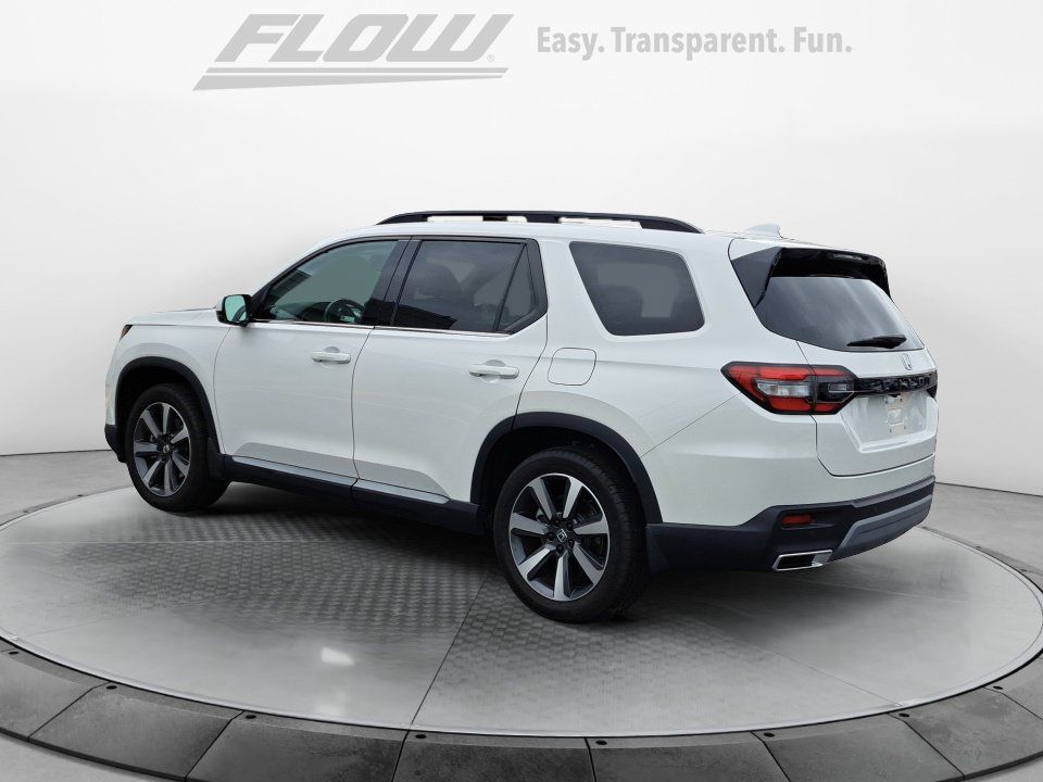 Used 2025 Honda Pilot Touring image 6