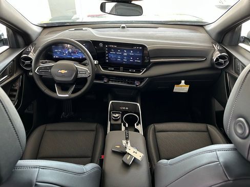 New 2026 Chevrolet Equinox LT w/ Convenience Package II FWD image 20