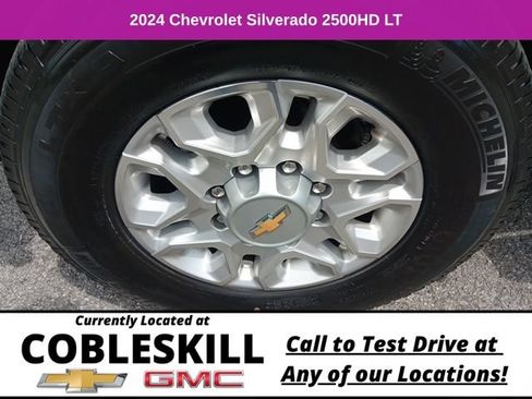 Used 2024 Chevrolet Silverado 2500 LT AWD/4WD image 11