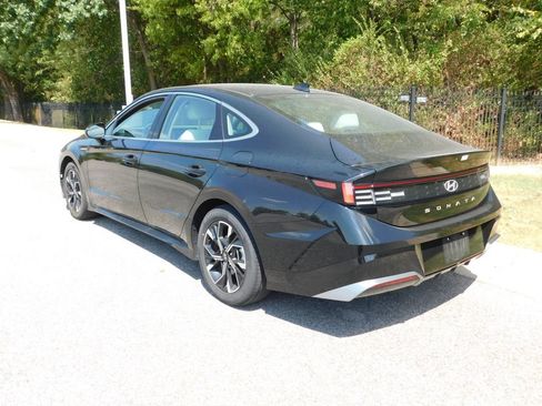 Used 2025 Hyundai Sonata SEL FWD image 9