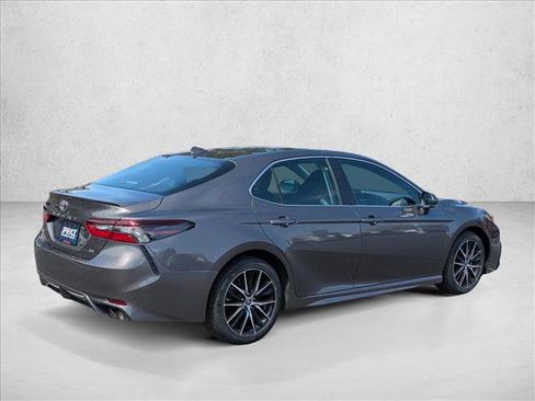Used 2024 Toyota Camry SE FWD image 5